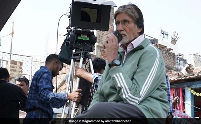 अमिताभ बच्चन, सहवाग सहित इन सितारों ने पुलवामा हमले के विरोध में रोकी शूटिंग