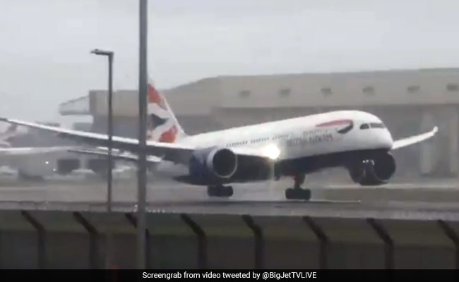 Hyderabad-London Flight Bounced While Landing. Watch How Pilot Handled It