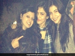 धोनी की पत्नी साक्षी संग अनुष्का शर्मा बचपन में कर चुकी हैं पढ़ाई, स्कूल की फोटो वायरल धोनी की पत्नी साक्षी संग अनुष्का शर्मा बचपन में कर चुकी हैं पढ़ाई, स्कूल की फोटो वायरल