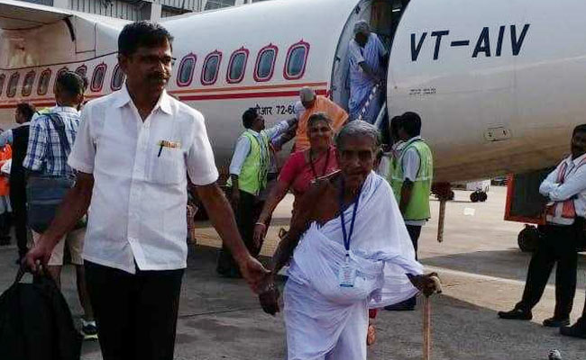 115 Tamil Nadu Seniors Take First Ever Flight Thanks To 2 Businessmen
