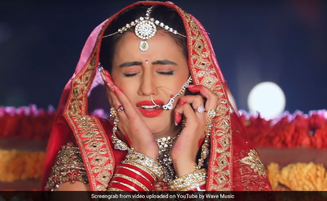 Bhojpuri Cinema: अक्षरा सिंह दुल्हन बनकर फूट-फूट कर रोईं, Video का इंटरनेट पर तहलका