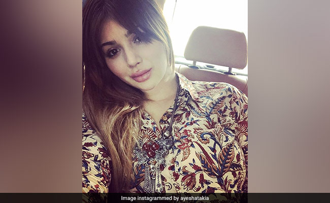 सलमान खान की 'वॉन्टेड गर्ल' के नये लुक ने मचाया हंगामा, Cute Video हुआ वायरल