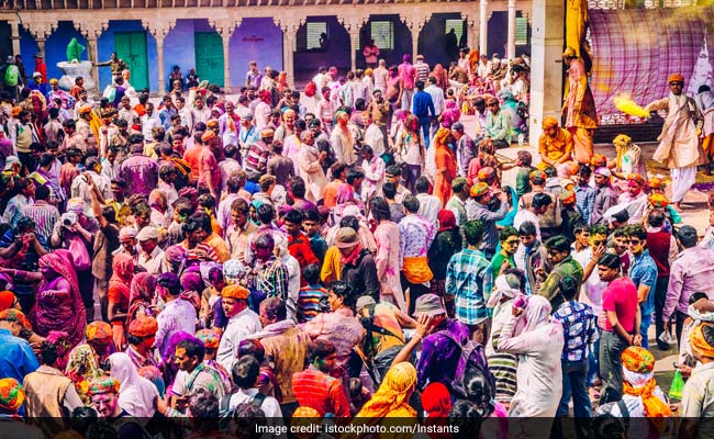 Basant Panchami से ब्रज में शुरू हो रहा है रंगोत्सव, कुछ ऐसा होगा पूरा कार्यक्रम