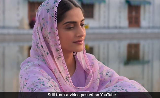 <i>Ek Ladki Ko Dekha Toh Aisa Laga</i> Box Office Collection Day 4: Sonam Kapoor's Film Makes Rs 1.5 Crore On Monday