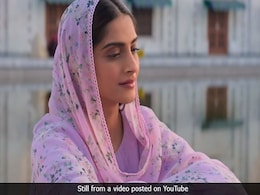 <i>Ek Ladki Ko Dekha Toh Aisa Laga</i> Box Office Collection Day 4: Sonam Kapoor's Film Makes Rs 1.5 Crore On Monday <i>Ek Ladki Ko Dekha Toh Aisa Laga</i> Box Office Collection Day 4: Sonam Kapoor's Film Makes Rs 1.5 Crore On Monday
