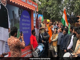 At BJP's <i>''Kejriwal Bhagao,Delhi Bachao"</i> Campaign, A "Rath" To Expose AAP's Failures At BJP's <i>''Kejriwal Bhagao,Delhi Bachao"</i> Campaign, A "Rath" To Expose AAP's Failures