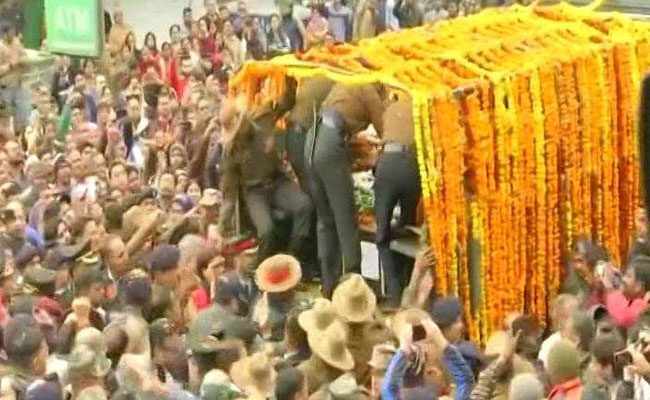 Officer Was To Come Home For Wedding. Now, "Amar Rahe" At Final Journey