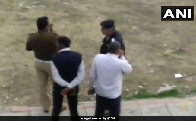Robbers Fire At Police Team Near Akshardham Temple In Delhi, 2 Arrested