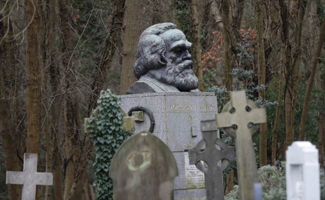 Karl Marx's Tomb Vandalised In London