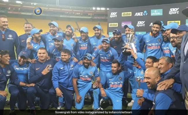 सीरीज जीतने के बाद टीम इंडिया ने बीच ग्राउंड पर चिल्लाया- Hows The Josh? तेज आवाज में मिला ये जवाब, देखें VIDEO