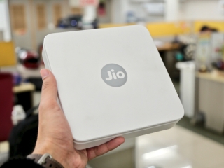 Jio Fiber Makes a Comeback to Top 3 ISPs on Netflix ISP Speed Index, Outshines Airtel With 3.59Mbps Speed