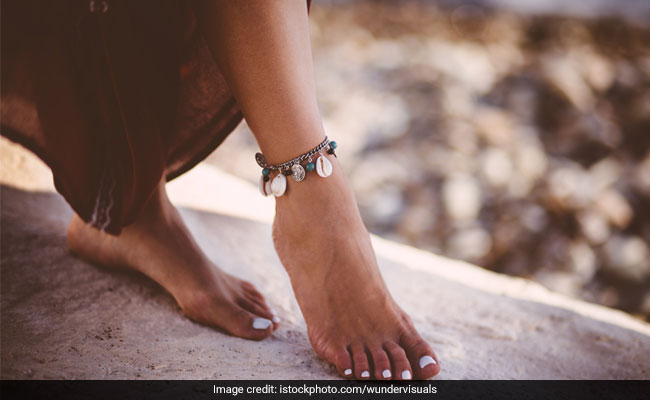 5 Chic Anklets To Amp Up Your Accessory Collection