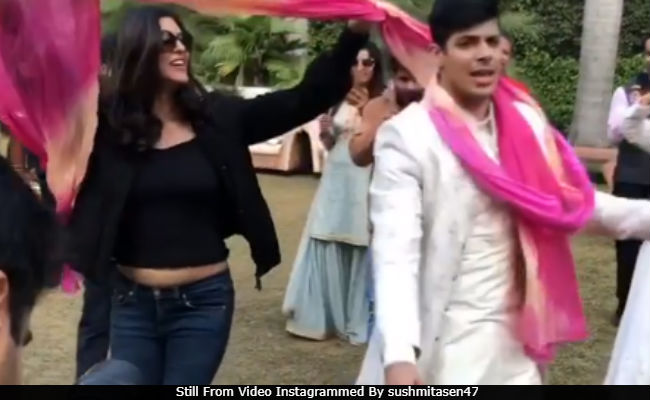 At Family Wedding, Sushmita Sen Busts Out Her <i>Chunari Chunari</i> Moves Once Again