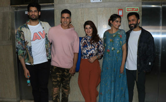 <i>Ek Ladki Ko Dekha Toh (K)aisa Laga</i>... Janhvi, Akshay Kumar, Twinkle Khanna Can Tell You