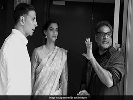 How Akshay Kumar, Sonam Kapoor And Twinkle Khanna Marked 1 Year Of <i>PadMan</i> How Akshay Kumar, Sonam Kapoor And Twinkle Khanna Marked 1 Year Of <i>PadMan</i>