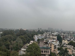Delhi Receives Light Rain. Thundershower, Dust Storm Likely Later Today Delhi Receives Light Rain. Thundershower, Dust Storm Likely Later Today