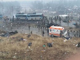 जम्मू कश्मीर के पुलवामा में बड़ा आतंकी हमला, CRPF के 40 जवान शहीद, आतंकी संगठन जैश-ए-मोहम्मद ने ली जिम्मेदारी जम्मू कश्मीर के पुलवामा में बड़ा आतंकी हमला, CRPF के 40 जवान शहीद, आतंकी संगठन जैश-ए-मोहम्मद ने ली जिम्मेदारी