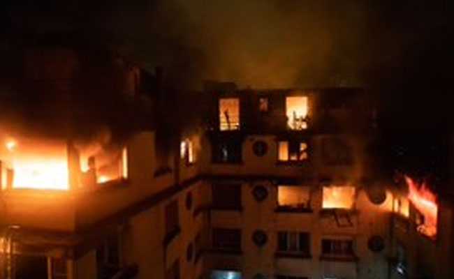 8 Killed In Paris Apartment Fire, "Scene Of Incredible Violence"