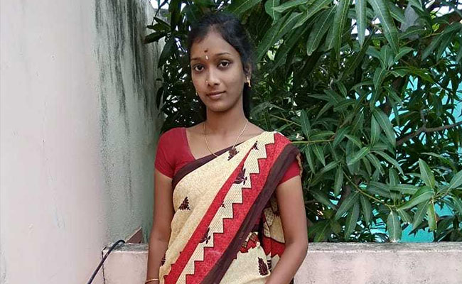 शादी से इनकार किया तो युवक ने स्कूल के क्लास रूम में घुसकर कर दी टीचर की हत्या