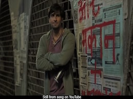 Gully Boy Review: गरीबी-तंगी में रहने वाले 'रैपर' का बड़ा सपना, 'गली बॉय' की दमदार कहानी Gully Boy Review: गरीबी-तंगी में रहने वाले 'रैपर' का बड़ा सपना, 'गली बॉय' की दमदार कहानी