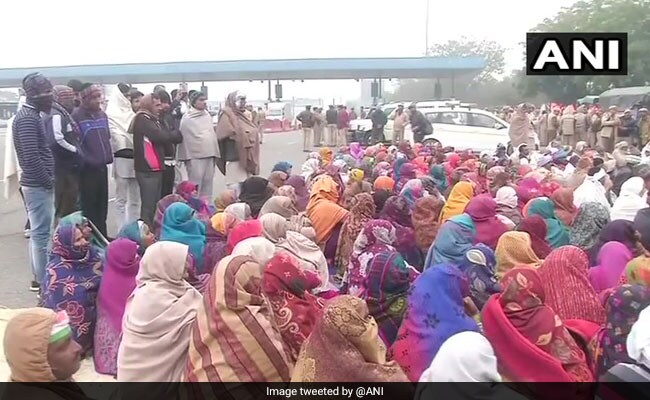 दिल्ली से नोएडा जोड़ने वाले रास्ते DND पर जाने पर लग सकता है जाम, किसानों का प्रदर्शन जारी