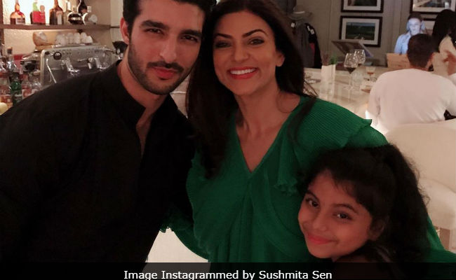 Rohman Shawl Gets Teary-Eyed As He Cheers For Sushmita Sen's Daughter Alisah At Her School's Sports Day Event