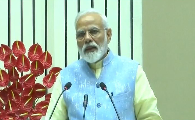 दुनिया की सबसे बड़ी वीडियो कॉन्फ्रेंस आज, पीएम मोदी एक करोड़ बीजेपी कार्यकर्ताओं से करेंगे संवाद दुनिया की सबसे बड़ी वीडियो कॉन्फ्रेंस आज, पीएम मोदी एक करोड़ बीजेपी कार्यकर्ताओं से करेंगे संवाद