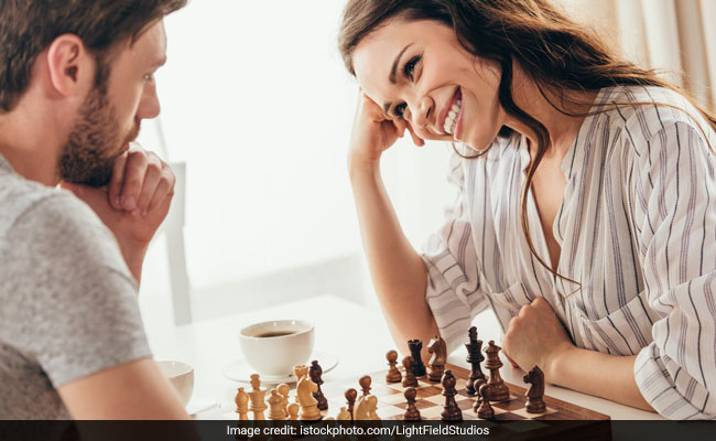 महिलाओं का दिमाग पुरुषों से क्यों चलता है तेज़, रिसर्च ने कर दिया खुलासा