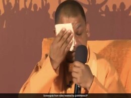 Video: Yogi Adityanath's Reaction When Student Asked Him About Pulwama Video: Yogi Adityanath's Reaction When Student Asked Him About Pulwama