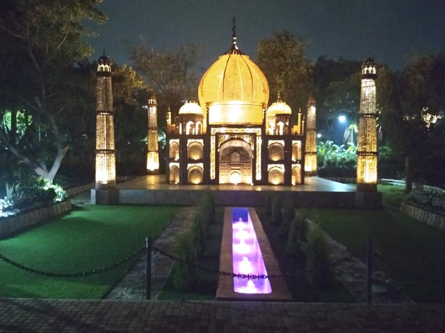 Waste To Wonder Park: 7 Wonders Come To Delhi
