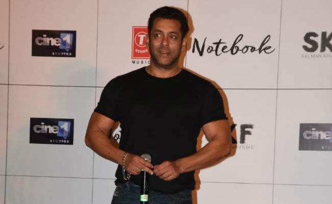 Journalist Accuses Salman Khan Of Snatching Phone, Files Police Complaint