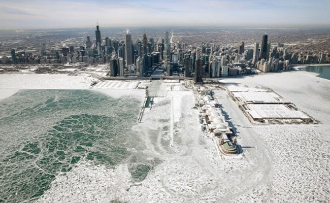 US Reopens Lake Michigan Airspace After Closure Over "National Defense"