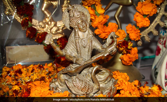 Basant Panchami 2021: Saraswati Puja Date, Time, <i>Stotra</i> And <i>Puja Vidhi</i>