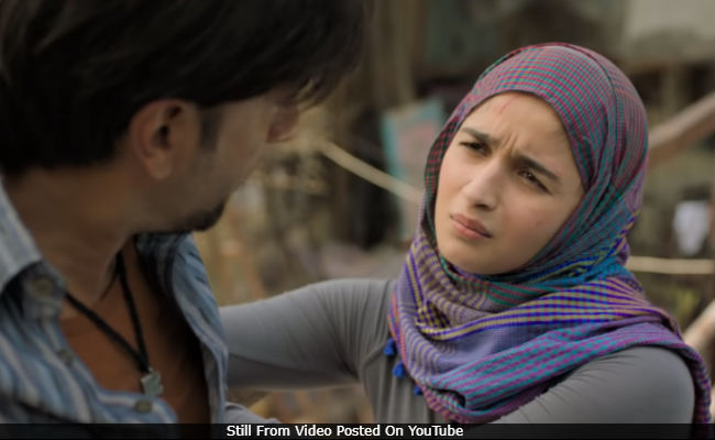 'Hearing Great Things About <i>Gully Boy</i>': Rishi Kapoor Tweets From US For Ranveer Singh And Alia Bhatt's Film