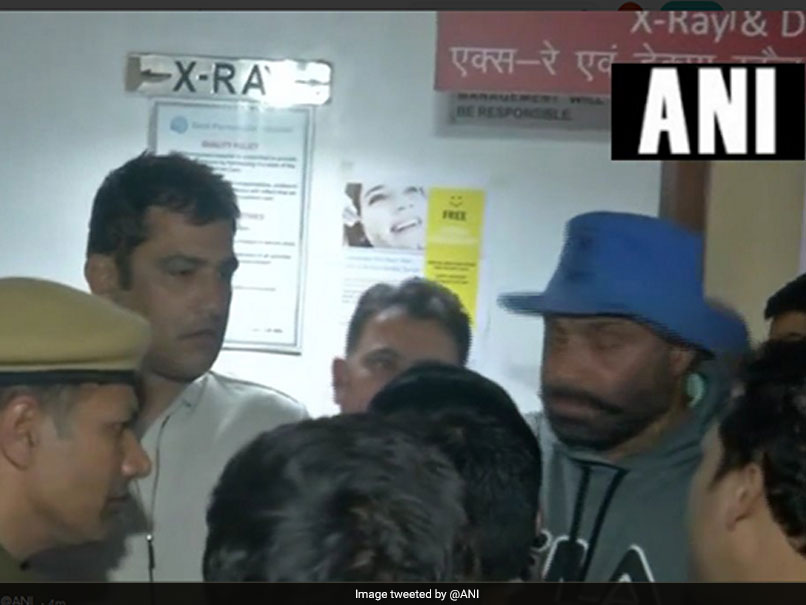 Former India Paceman Amit Bhandari Attacked By Goons Former India Paceman Amit Bhandari Attacked By Goons