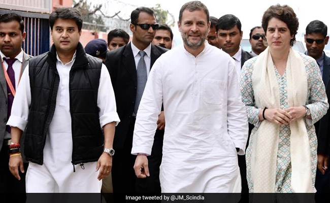 <i>"Aa Dekhe Zara"</i>: Jyotiraditya Scindia's Tweet With Rahul Gandhi, Priyanka