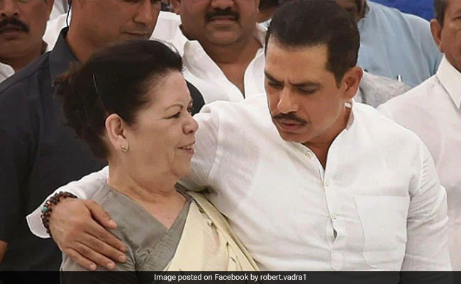 75 वर्षीय मां से ED की पूछताछ पर भावुक हुए रॉबर्ट वाड्रा, Facebook पोस्ट में लिखी यह बात...