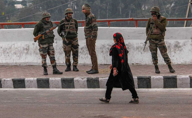 जम्मू में नजरबंद रखे गए नेताओं को पंचायत चुनाव से पहले किया गया रिहा, हटाए गए सारे प्रतिबंध