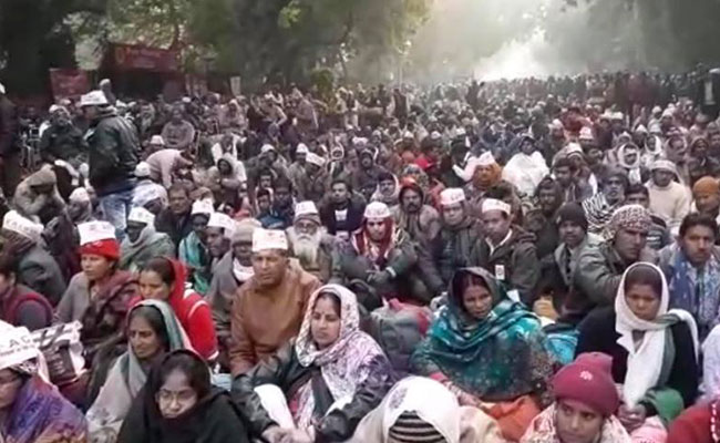 चिट फंड घोटाला पीड़ितों को राहत के लिए कोई क़ानून क्यों नहीं बना?