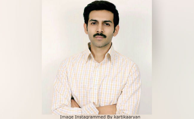 Kartik Aaryan's <i>Pati Patni Aur Woh</i> Look Is A  Now. He Picks Out His Favourites