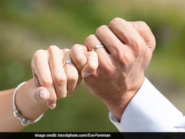 Promise Day 2025: रिश्ता सदा रहेगा खुशहाल, पार्टनर एकदूसरे से जरूर करें ये 5 वादें इस साल  Promise Day 2025: रिश्ता सदा रहेगा खुशहाल, पार्टनर एकदूसरे से जरूर करें ये 5 वादें इस साल