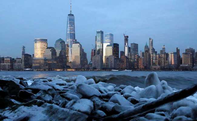 Widening Snowstorm, Freezing Rain To Affect Travel In Eastern US