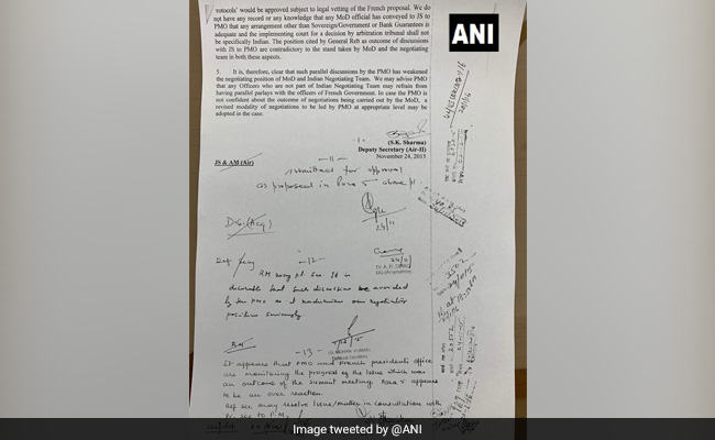 सामने आई चिट्ठी :  राफेल डील पर सीधे दखल दे रहा था प्रधानमंत्री कार्यालय, मनोहर पर्रिकर ने दिया था यह जवाब