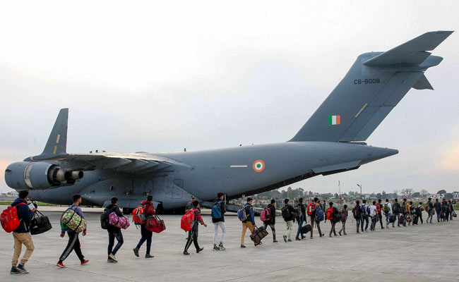 Army To Airlift Stranded Students, Others From Jammu And Srinagar