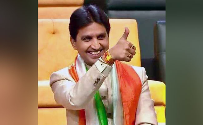Kumar Vishwas Shares His New Poem On Twitter For Fans - कुमार विश्वास ने कविता के जरिए फैंस को दिया बड़ा संदेश-फिर से सेतु बनाना है