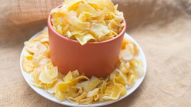 You must try this extremely tasty and a crispy snack right now!
