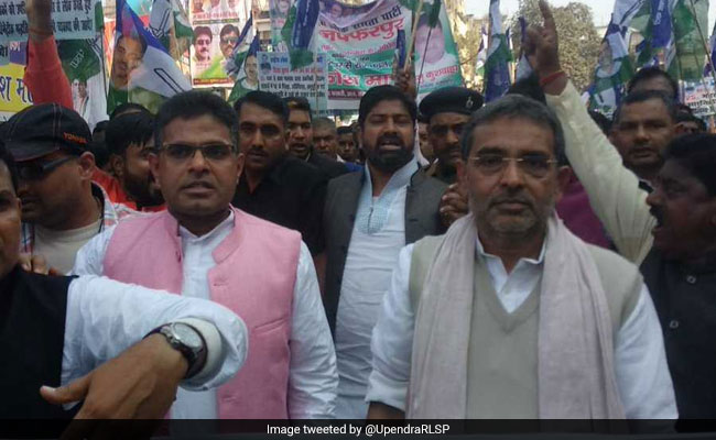 बिहारः रालोसपा के आक्रोश मार्च पर पुलिस का लाठीचार्ज, अस्पताल में भर्ती हुए घायल उपेंद्र कुशवाहा