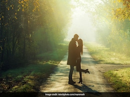 Happy Kiss Day: 'होंठों से छू लो तुम मेरे गीत अमर कर दो...'किस डे पर प्रेम की धुन, जीत लेगी प्रेमी का दिल- देखें Video Happy Kiss Day: 'होंठों से छू लो तुम मेरे गीत अमर कर दो...'किस डे पर प्रेम की धुन, जीत लेगी प्रेमी का दिल- देखें Video
