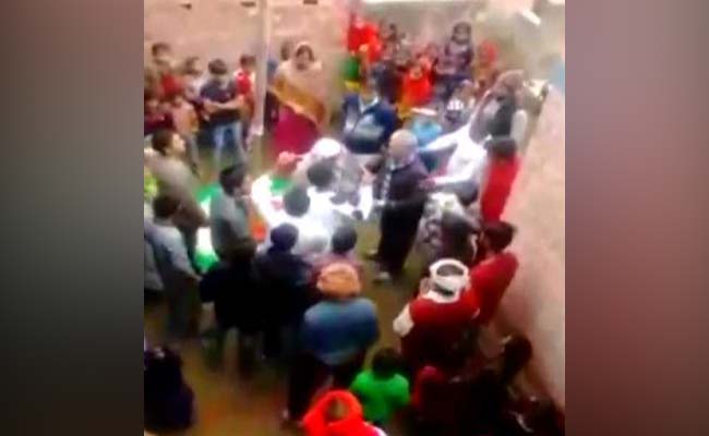 बिहार में वंदे मातरम नहीं गाने पर स्कूल में बवाल, मुस्लिम शिक्षक ने कहा- संविधान में यह जरूरी नहीं