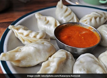 Watch: Man Buys Momos For A Kid; His Heart-Warming Reaction Goes Viral Watch: Man Buys Momos For A Kid; His Heart-Warming Reaction Goes Viral